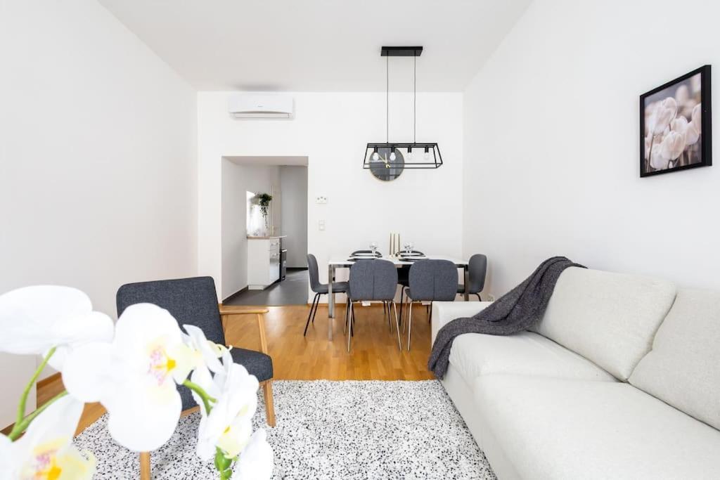 Orestaliving - 2Br On The Danube Canal Wien Exteriör bild
