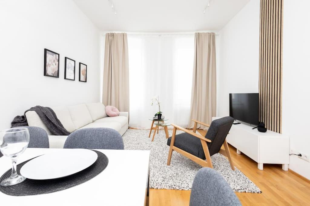 Orestaliving - 2Br On The Danube Canal Wien Exteriör bild