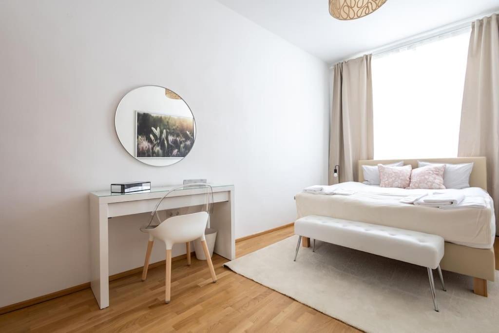 Orestaliving - 2Br On The Danube Canal Wien Exteriör bild